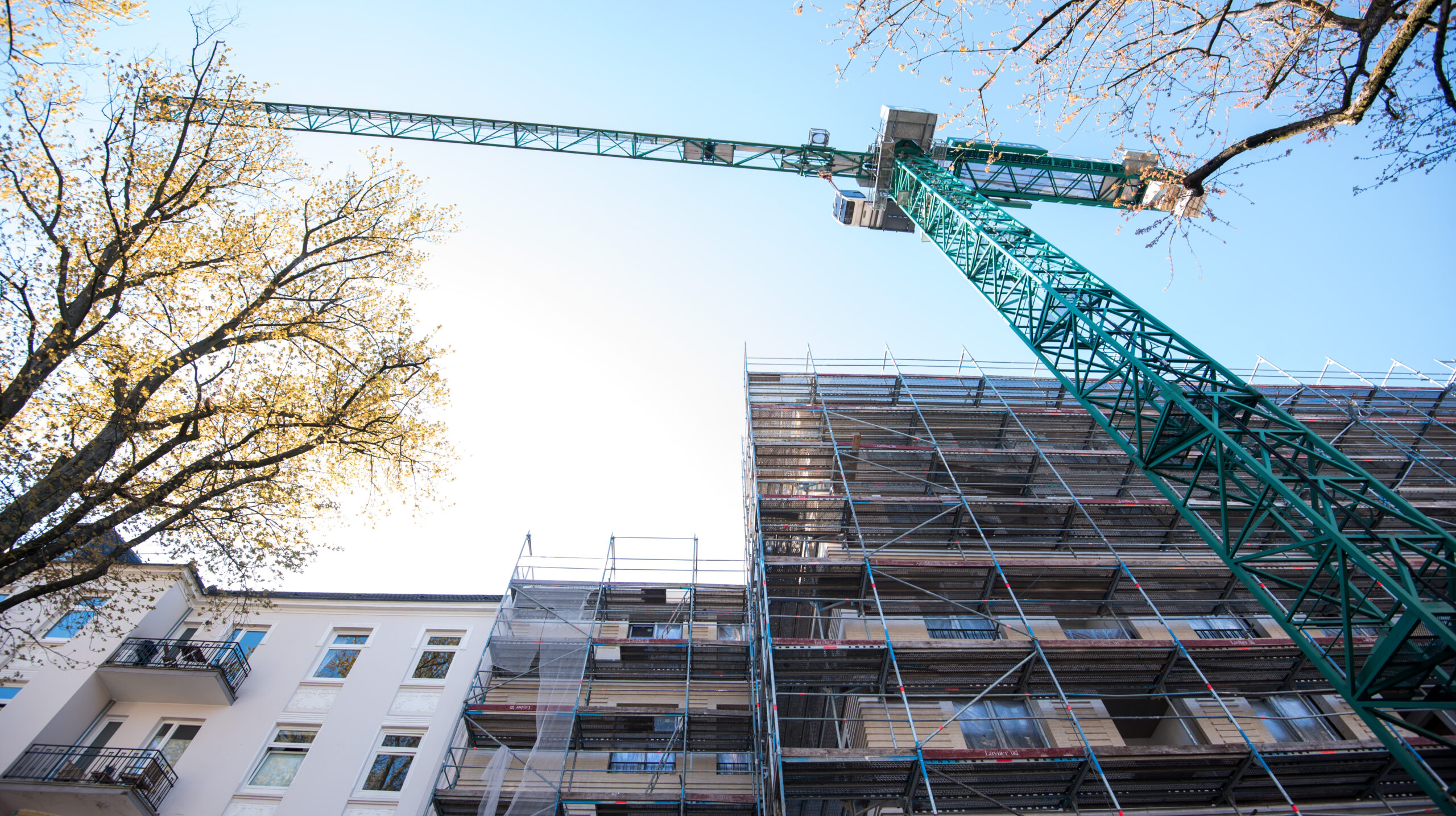Streit um den richtigen Weg in Hamburgs Wohnungsbau: Sollten künftig 50 Prozent der neu gebauten Wohnungen gefördert werden?