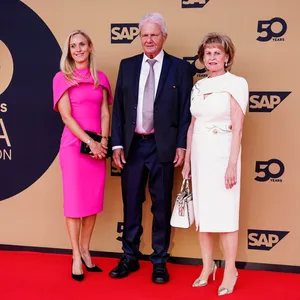 Dietmar Hopp mit seiner Frau Anneliese und Schwiegertochter Isabel Hopp