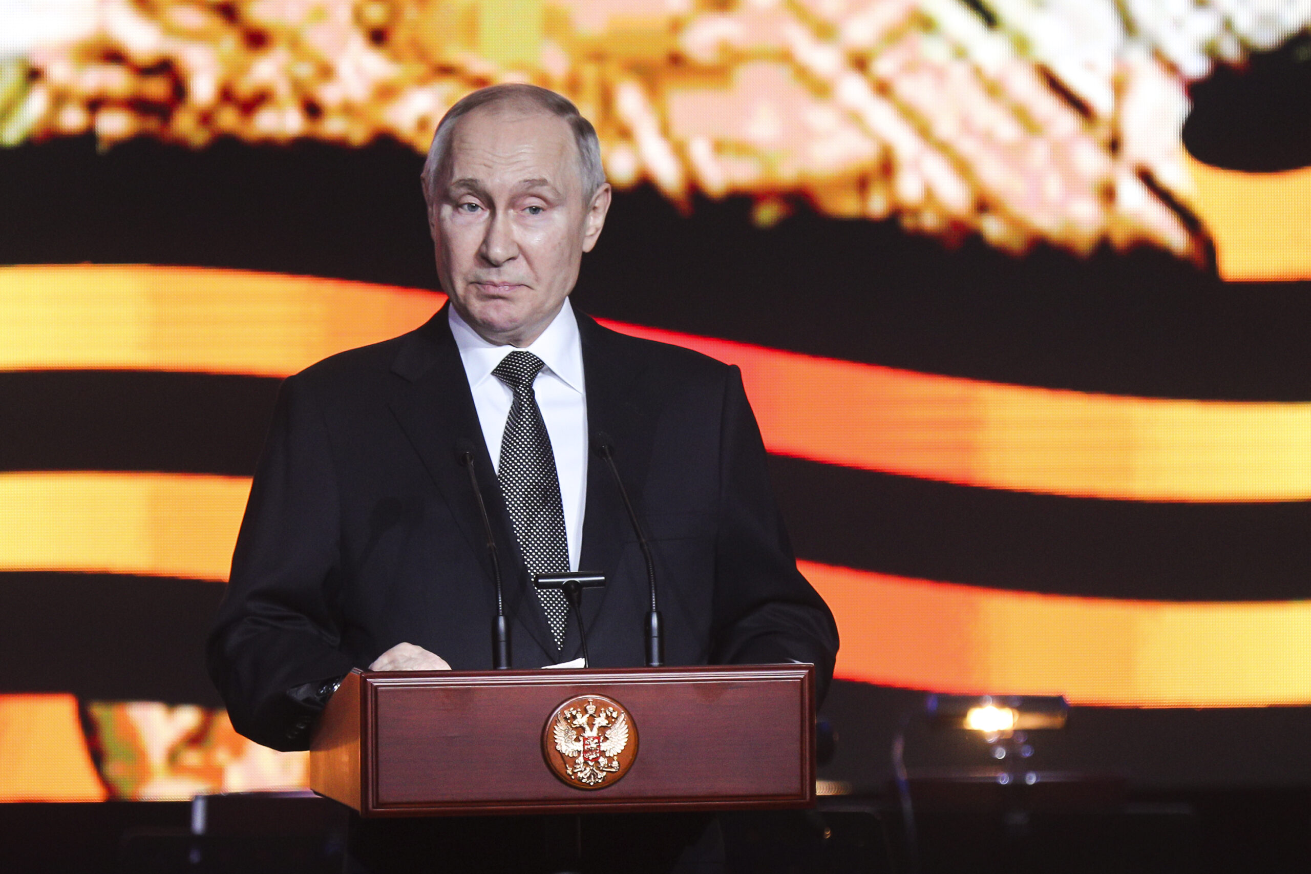Wladimir Putin, Präsident von Russland, hält eine Rede während einer Gedenkfeier anlässlich des 80. Jahrestages des sowjetischen Sieges in der Schlacht von Stalingrad.