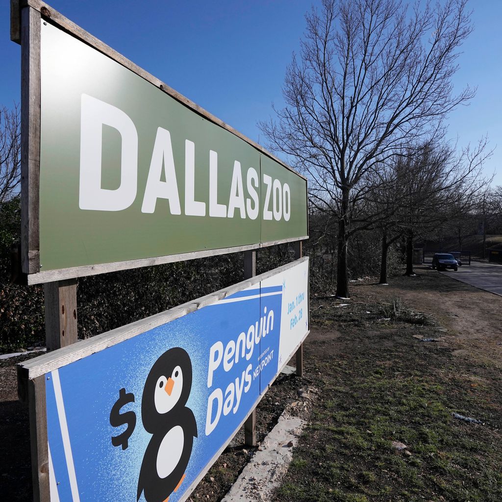 Das Schild des Dallas Zoo begrüßt die Besucher 
