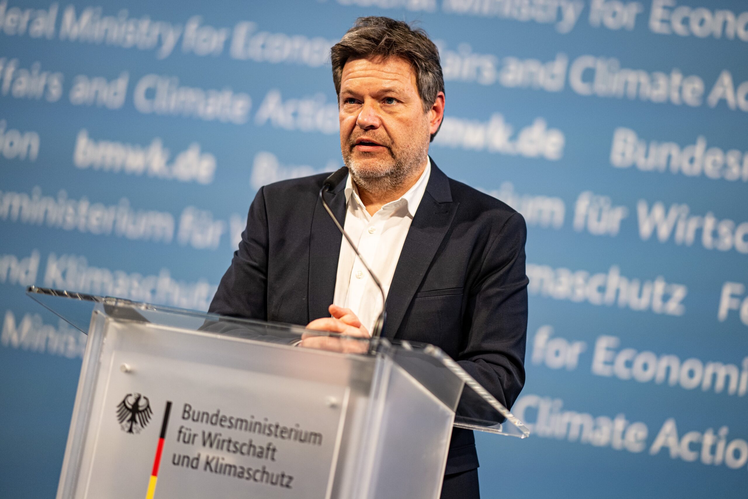 Wirtschaftsminister Robert Habeck (Bündnis 90/Die Grünen) bei einer Pressekonferenz. (Archivbild)