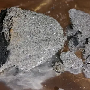 Kleine Meteoritenteile, die in Matera niedergingen.