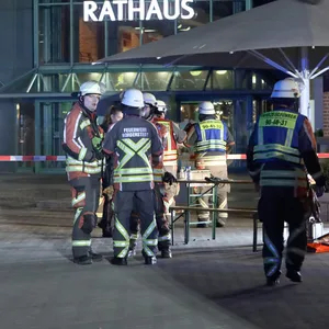 Rathaus in Norderstedt wegen beißender Gerüche gräumt