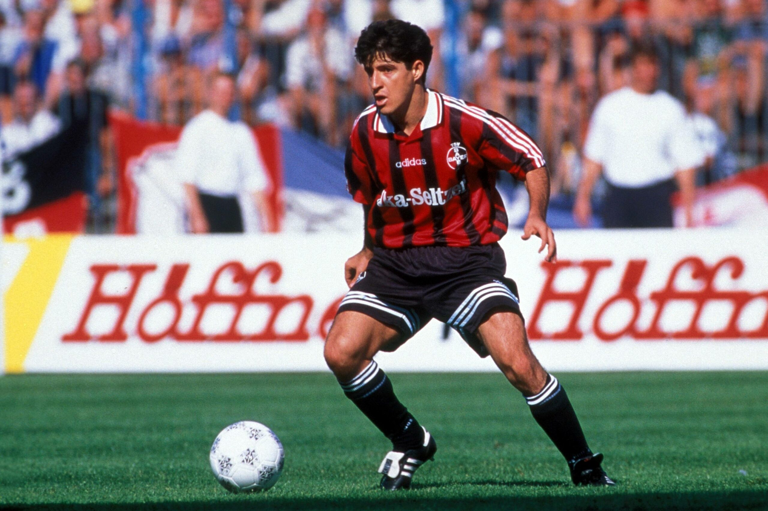 Unter dem Namen Ramon Hubner spielte Menezes Mitte der 90er Jahre für Bayer Leverkusen.