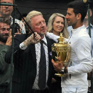 Boris Becker und Novak Djokovic beim Wimbledon-Sieg 2019