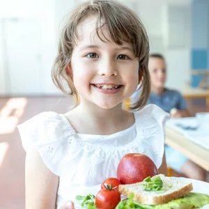 In Hamburgs Schulen soll es bald von der EU finanziertes Obst, Gemüse und Milch geben. (Symbolbild)