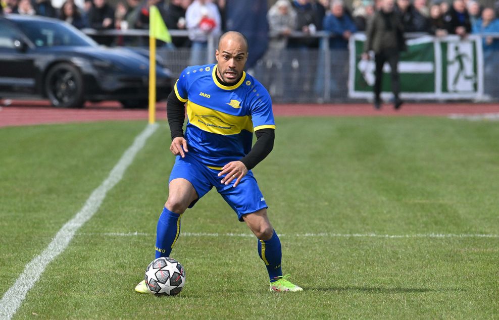 David Odonkor beim Fußballspielen