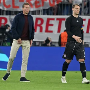 Trainer Julian Nagelsmann und Torwart Manuel Neuer (FC Bayern München)
