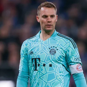 Manuel Neuer schaut ernst