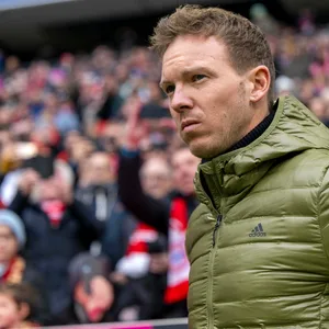 Bayern-Trainer Julian Nagelsmann an der Seitenlinie.