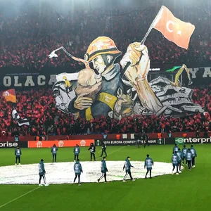Choreografie beim Spiel von Trabzonspor in der Conference League