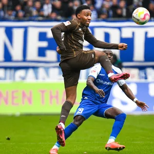 Oladapo Afolayan bei St. Paulis Sieg in Magdeburg