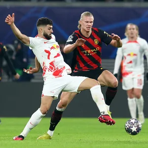 Joško Gvardiol im Duell mit Erling Haaland