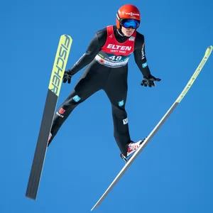 Julian Schmid im Flug