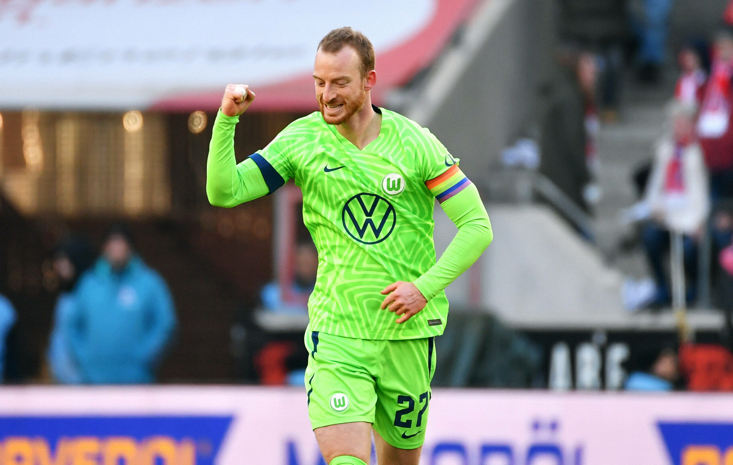 Wolfsburgs Maximilian Arnold wollte nach seinem Treffer zum 1:0 gegen Köln eine besondere Botschaft loswerden.