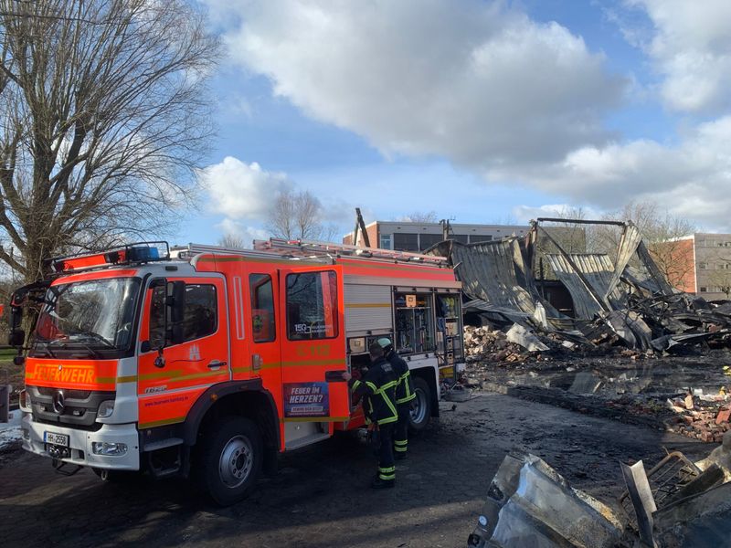 Erneuter Großbrand in Schule in Finkenwerder - Gasleck als ursache vermutet