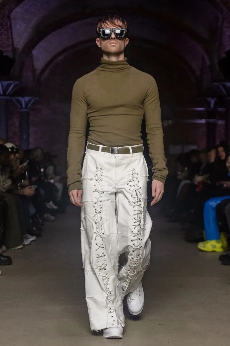 Felix Nieder auf dem Laufsteg der Berlin Fashion Week