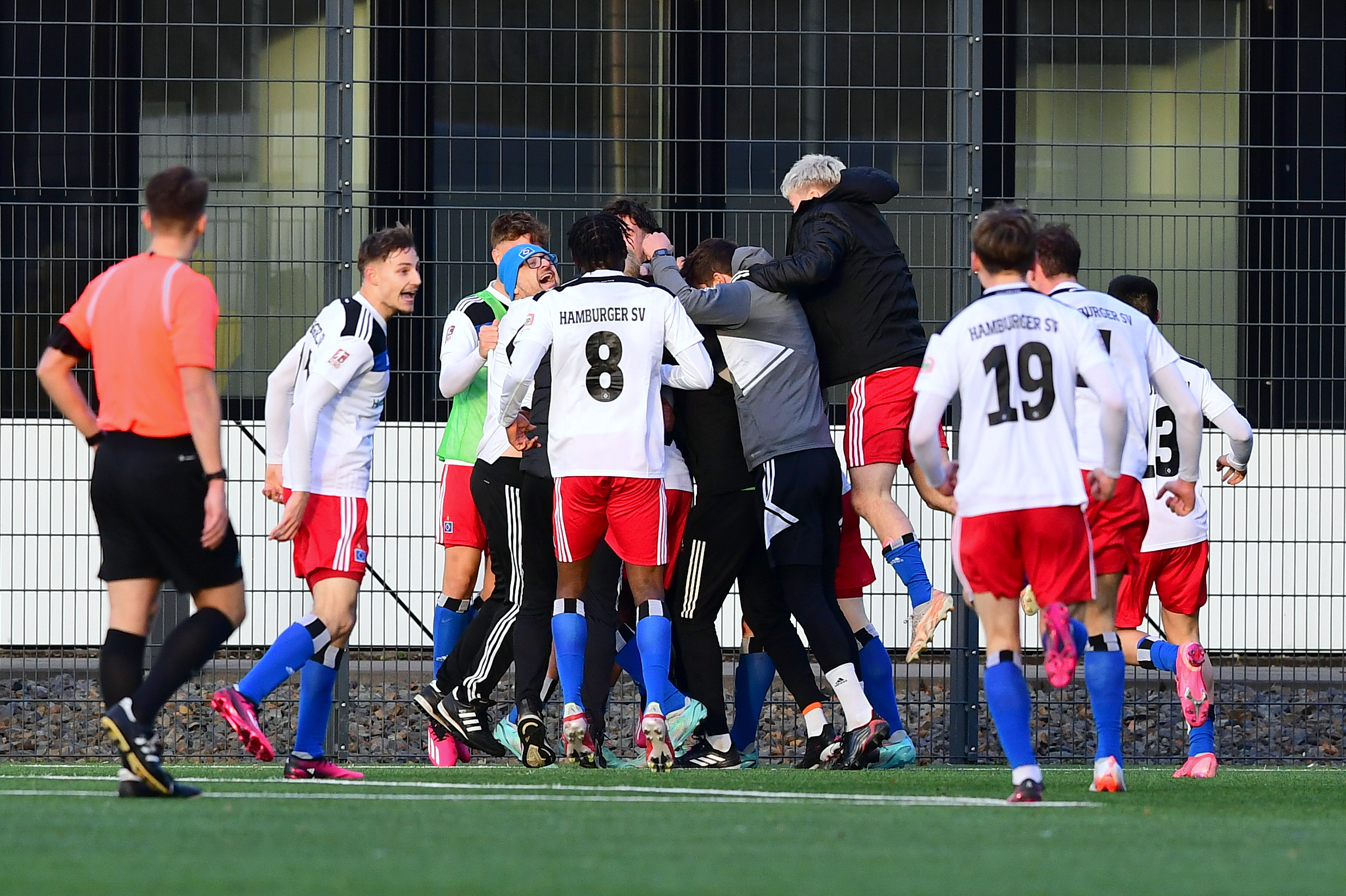 Die U21 des feierte dank Dreierpacker Daouda Beleme einen perfekten Start in die Rückrunde und bleibt Tabellenführer VfB Lübeck auf den Fersen.