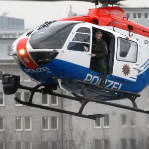 Große Suchaktion nach Teenager in Langenhorn – Polizeihubschrauber entdeckt ihn