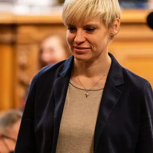 AfD-Politikerin Olga Petersen provoziert immer wieder durch ihre Nähe zu Russland.