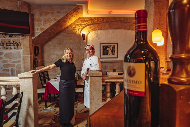 Ferrantinos Lieblings-Spanier: das „Picasso“. Bettina Ronnau (54) und Küchenchef Casimiro Araujo (50) tischen hier Tapas auf.