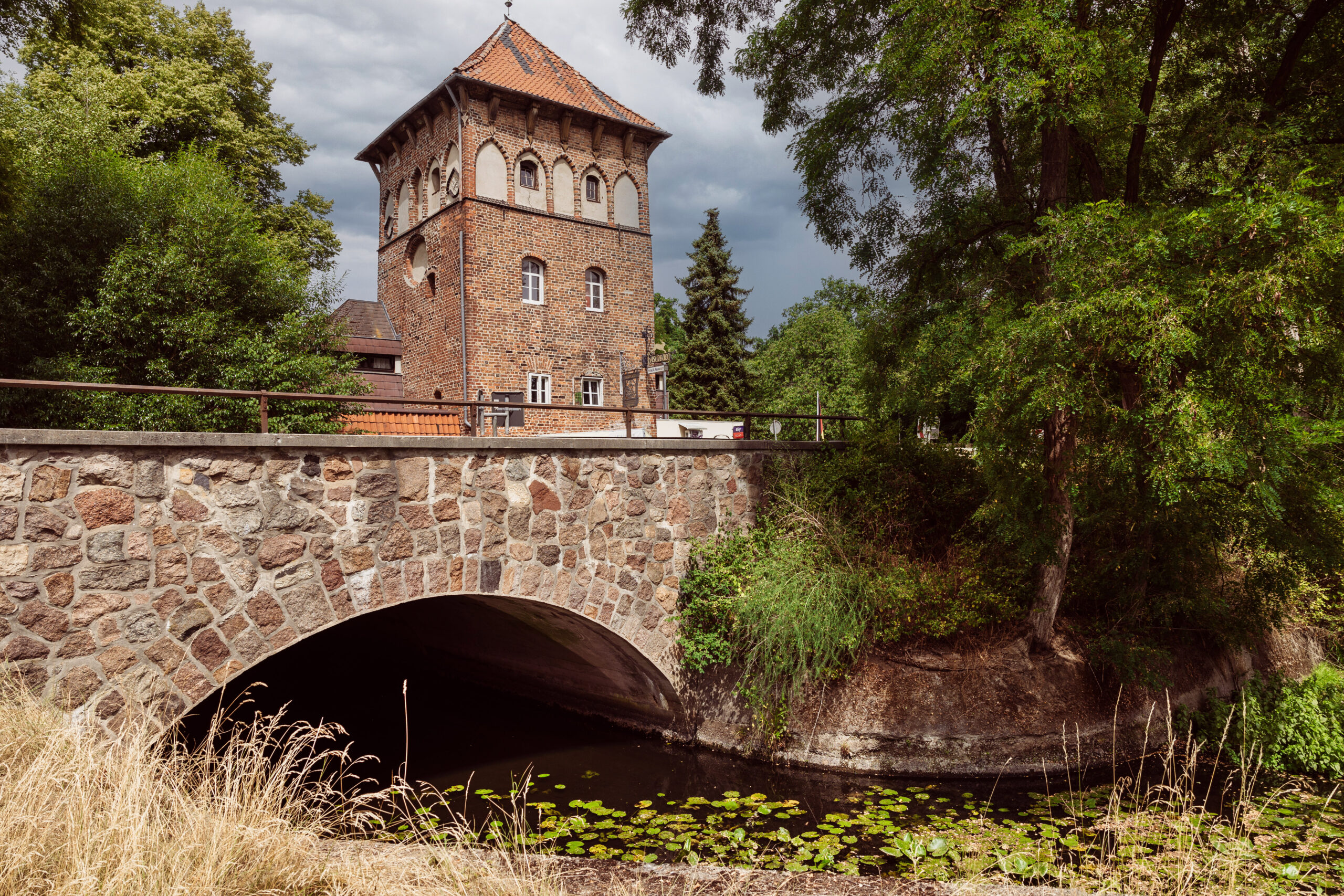 Die Hasenburg am Mühlenbach ist der einzig erhaltene Wachturm der „Lüneburger Landwehr“.