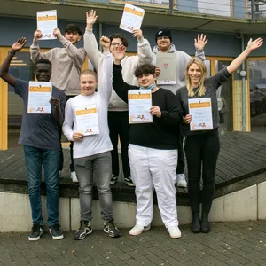 Die Schüler vom Stübenhofer Weg mit ihrer Lehrerin Lilia Spörhase.