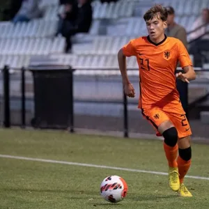 Damian van der Vaart debütierte für die U17 der Niederlande.