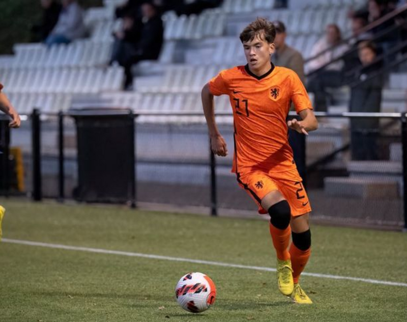 Damien van der Vaart maakte zijn debuut voor Nederland Onder-17.
