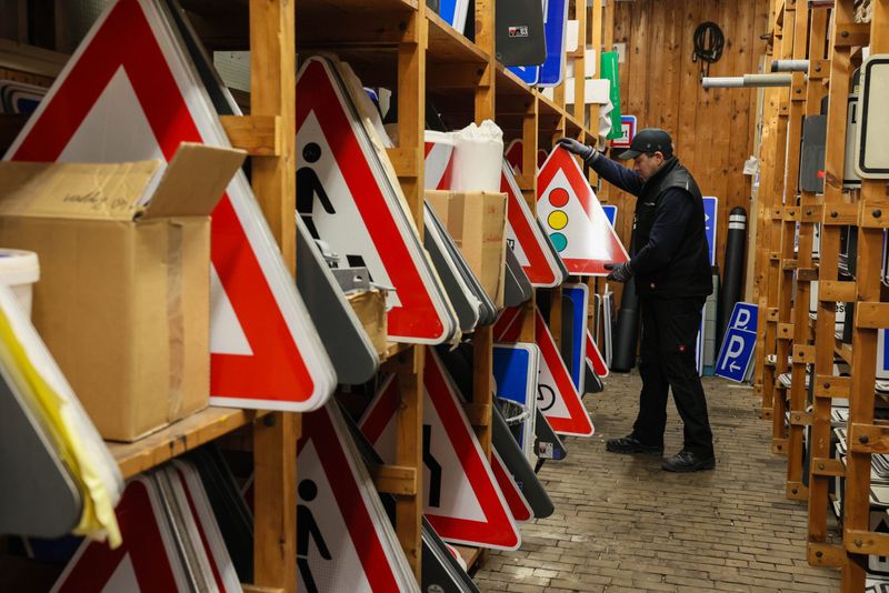 Um die 2000 Verkehrszeichen lagern immer in Billstedt.