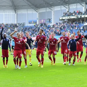 Sechs von acht Auswärtsspielen hat der HSV in dieser Saison bislang gewonnen. Zuletzt wurde beim 3:2 in Paderborn gejubelt.