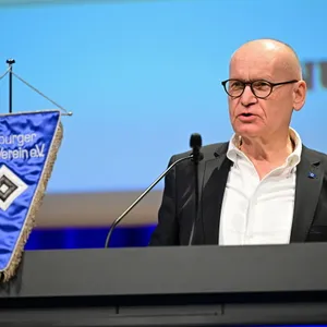 Michael Papenfuß ist fortan nicht mehr nur Vizepräsident und Schatzmeister des HSV, sondern auch Chefkontrolleur.