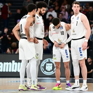 Frustrierte Towers beim Spiel gegen Rostock