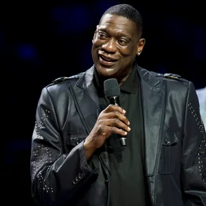 Shawn Kemp am Mikrofon