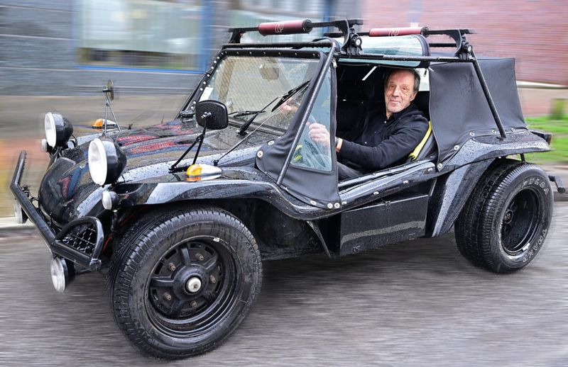 Rolf Fuhrmann in seinem Buggy.