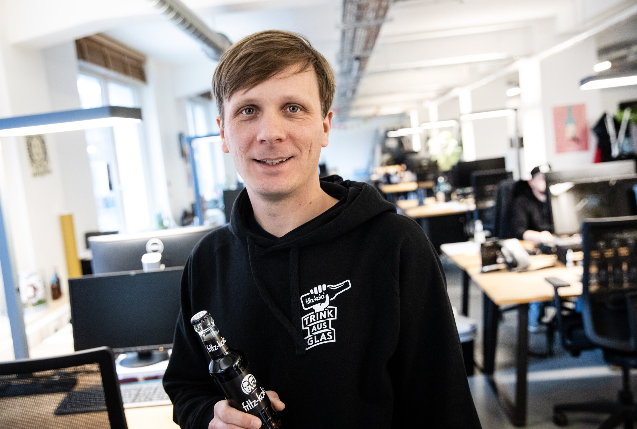 Mirco Wolf Wiegert, Gründer und Geschäftsführer von „Fritz-Kola“, setzt sich für ein höheres Flaschenpfand ein. (Archivbild)