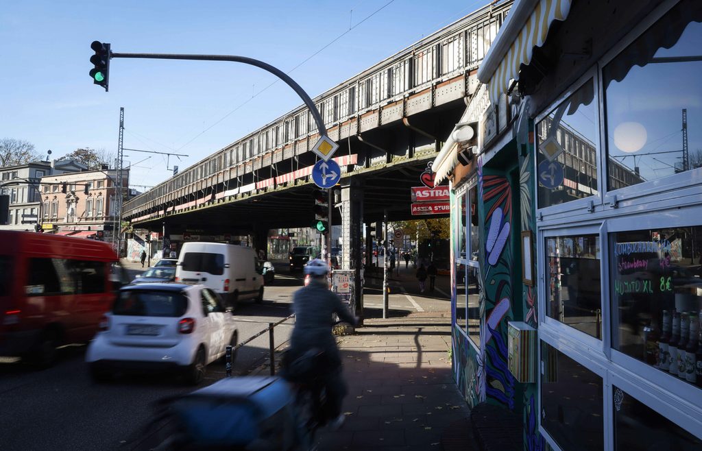 Die Sternbrücke wird abgerissen – und mit ihr müssen auch die dortigen Traditionsclubs weichen. Doch die Planung für das neue Clubhaus hakt.