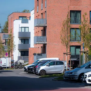 Häuser mit Wohnungen stehen in einem Neubaugebiet in Hamburg. (Symbolbild)