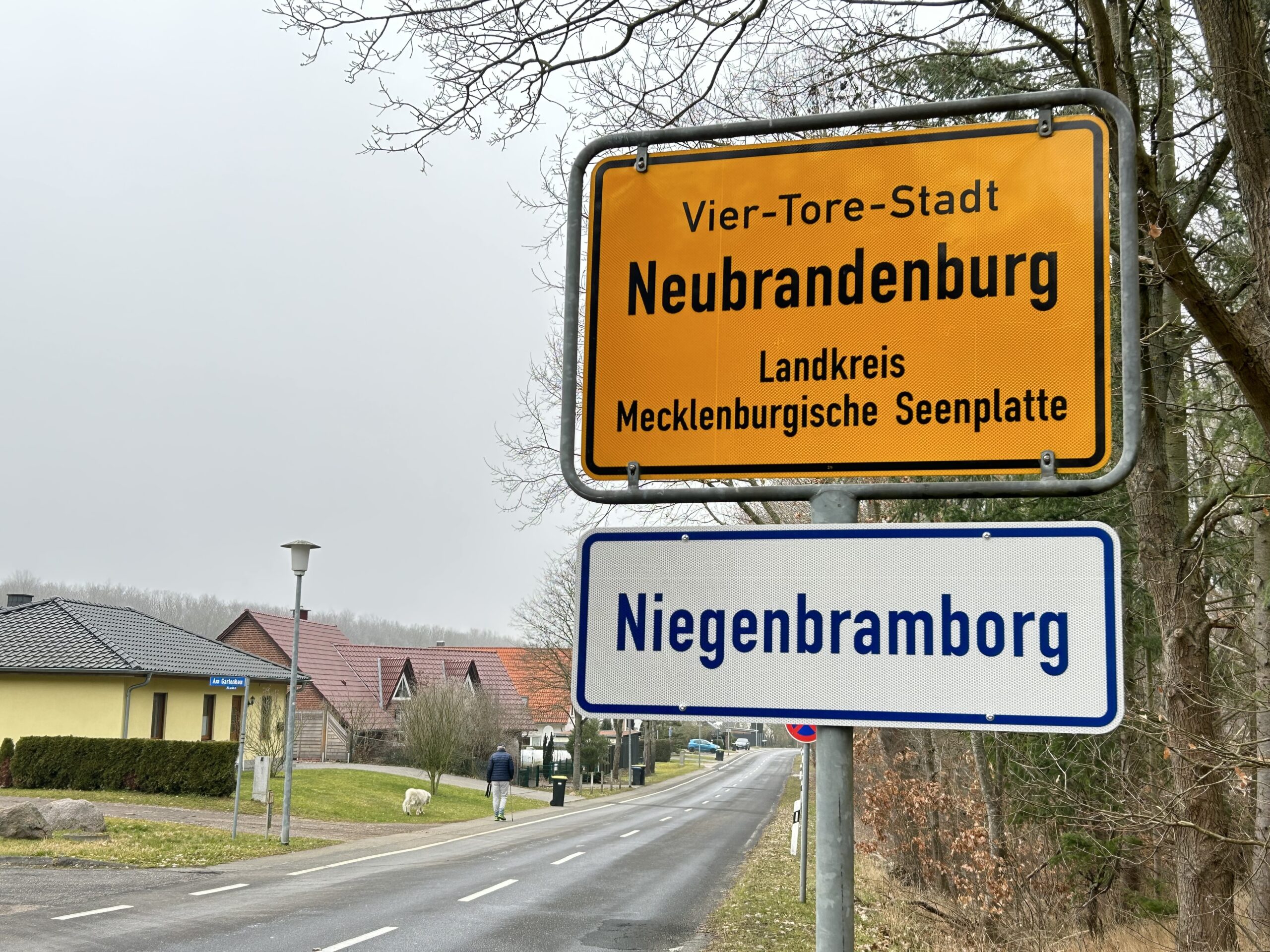 Neubrandenburg-Ortsschild