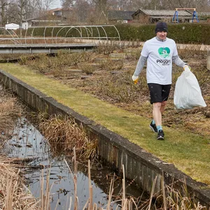 Beim „Plogging“ kann man Müll sammeln und gleichzeitig joggen.