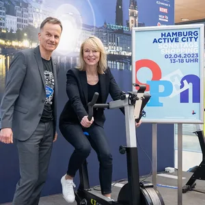 Christoph Holstein und Brigitte Engler wollen Hamburgs Innenstadt am verkaufsoffenen Sonntag zur „Active City“ machen.