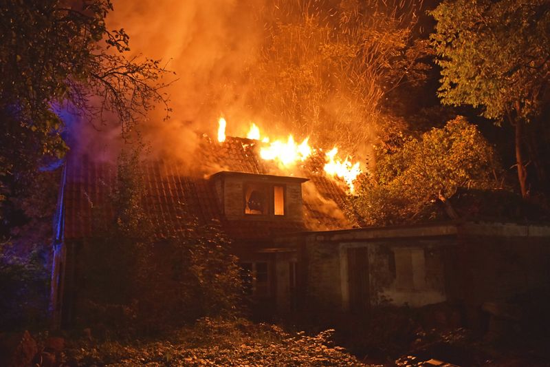 In der Nacht zum 4. Oktober 2020 brannte der Dachstuhl des Hauses lichterloh.