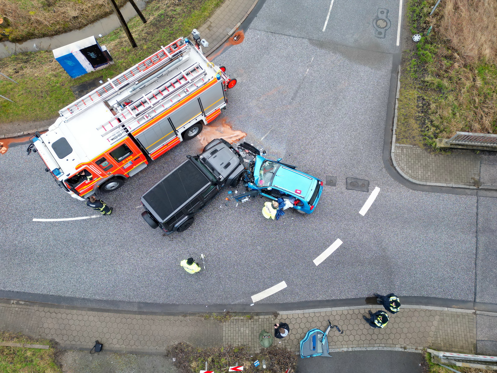 Schwerer Unfall in Spadenland – Autofahrer eingeklemmt
