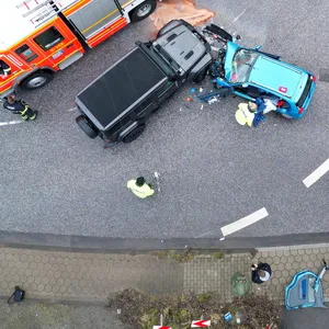 Schwerer Unfall in Spadenland – Autofahrer eingeklemmt