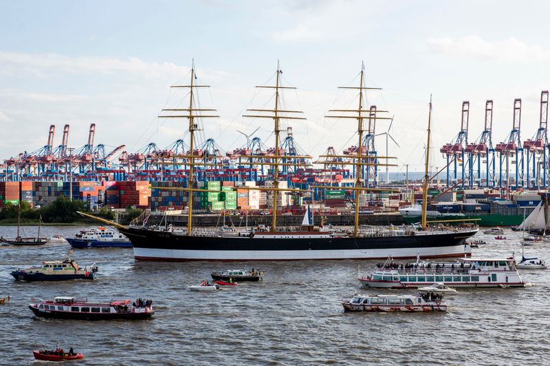 Das Segelschiff Peking wird auch im Rahmen des diesjährigen Hafengeburtstags zu sehen sein. (Archivbild)