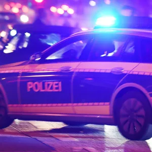 In Bahrenfeld wurden bei einem Unfall mit einem DHL-Wagen mehrere Menschen verletzt. (Symbolbild)
