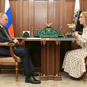 Wladimir Putin im Gespräch Maria Lwowa-Belowa