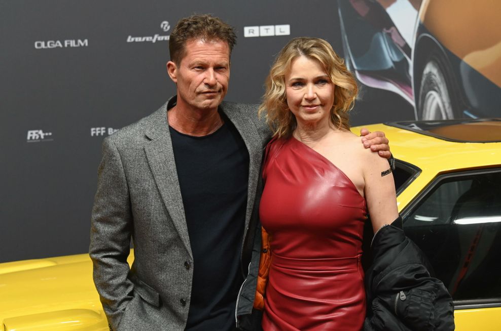 Bertie (Til Schweiger, l.) und Uschi (Tina Ruland) sind das Kult-Paar aus „Manta, Manta“.