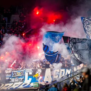 Schon beim letzten Gastspiel in Düsseldorf vor einem Jahr machten die HSV-Fans ordentlich Stimmung.