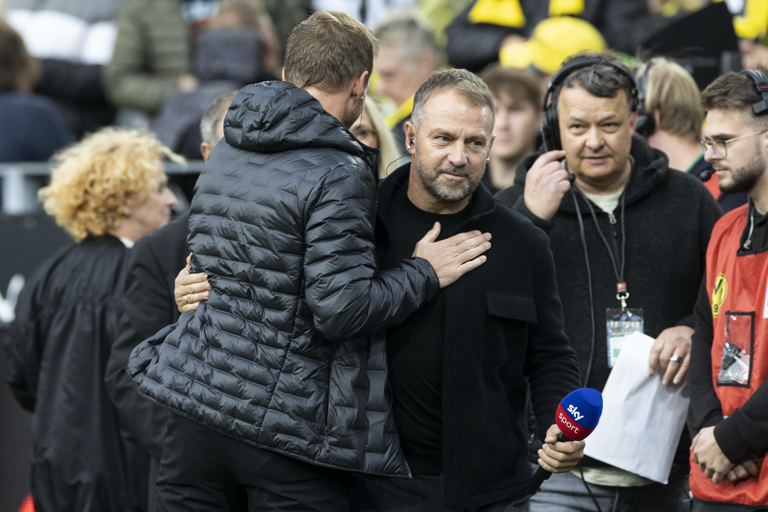 Hansi Flick umarmt Julian Nagelsmann